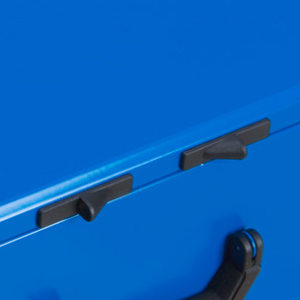 Spare part fastener for the metal case